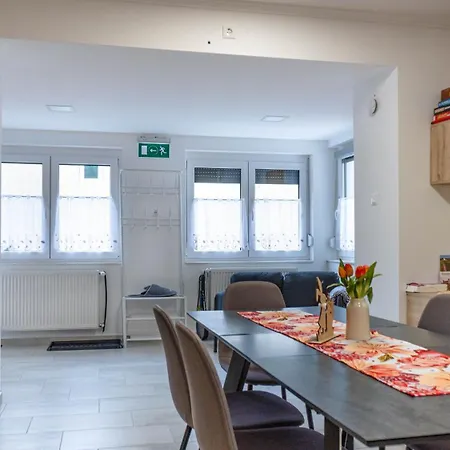 Csobogo-patak Vendeghaz Apartment *