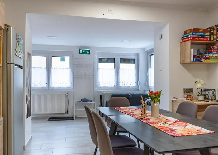 Csobogo-patak Vendeghaz Apartmán *